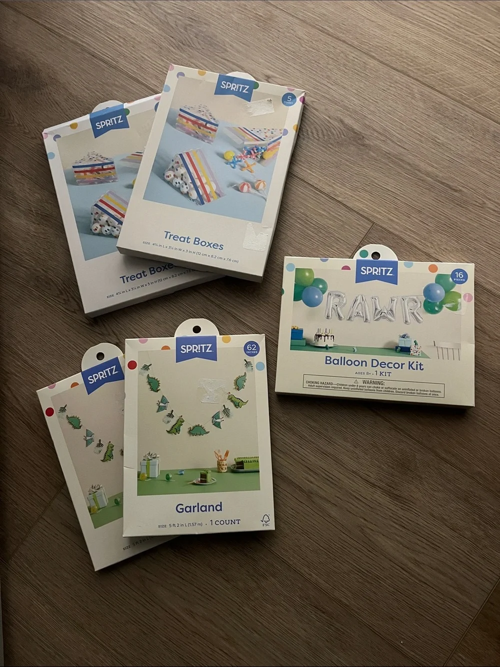 Spritz Dinosour Themed Party Decor Kit